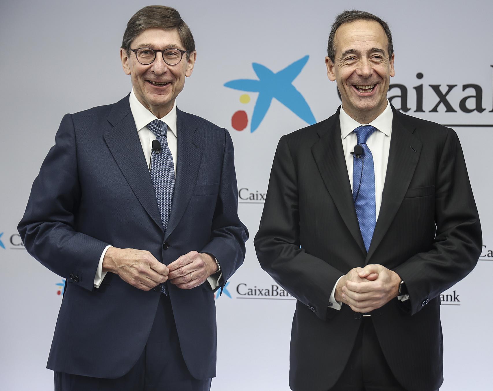 El presidente de Caixabank, José Ignacio Goirigolzarri (izq..), junto al consejero delegado, Gonzalo Gortázar / EP