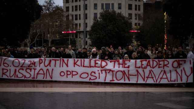 Concentración en la plaza Catalunya de Barcelona en homenaje al opositor ruso Alexei Navalny