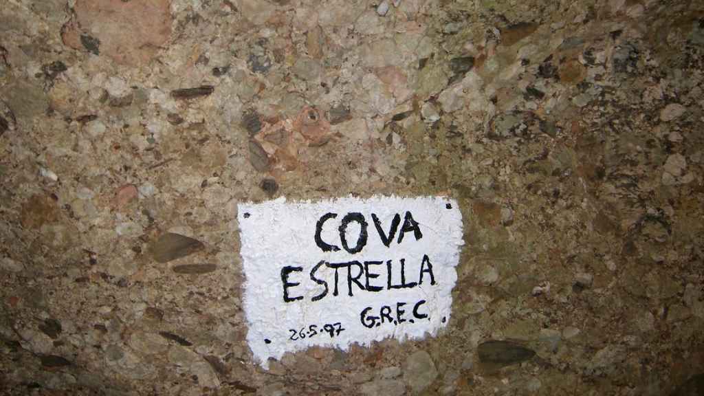 Cartel de la cueva estrella