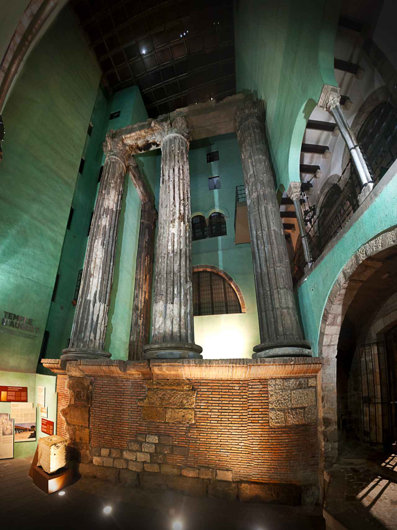 Columnas del templo romano de Barcelona