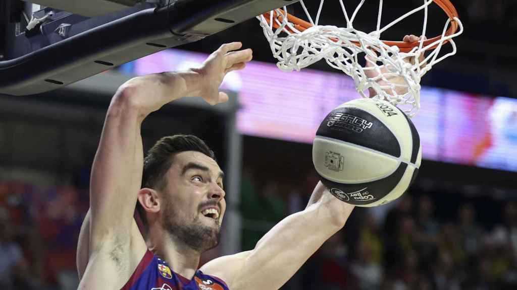 Tomas Satoransky machaca a canasta contra el Lenovo Tenerife en Copa del Rey