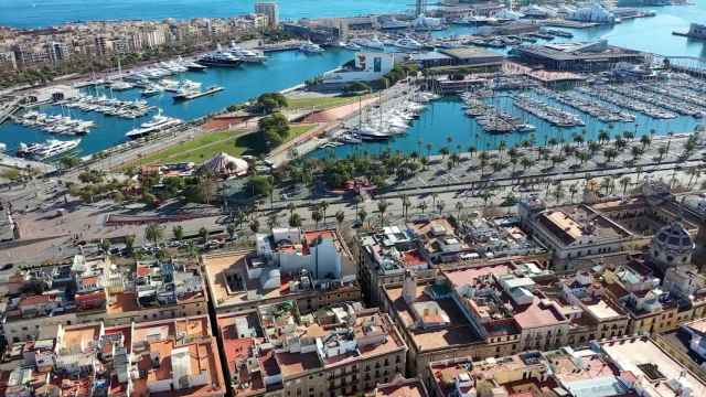 Vista aérea del Moll Drassanes y el Port Vell de Barcelona