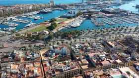 Vista aérea del Moll Drassanes y el Port Vell de Barcelona