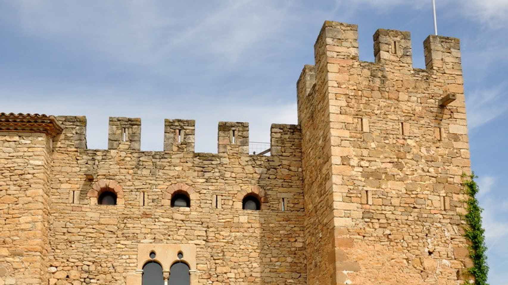 Así es el castillo de Montclar: del siglo X