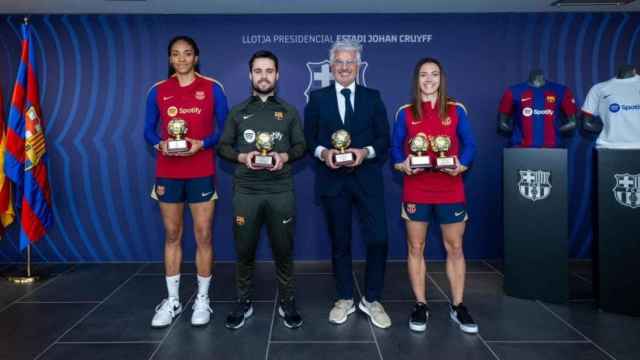 Salma Paralluelo, Jonatan Giráldez, Xavier Puig y Aitana Bonmatí reciben los premios de la IFFHS