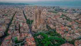 Imagen aérea de Barcelona y la Sagrada Familia