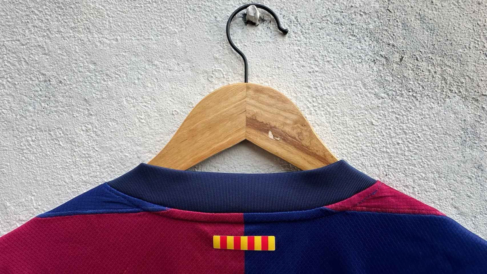 La potencial camiseta del Barça para la 2024-25 (2)