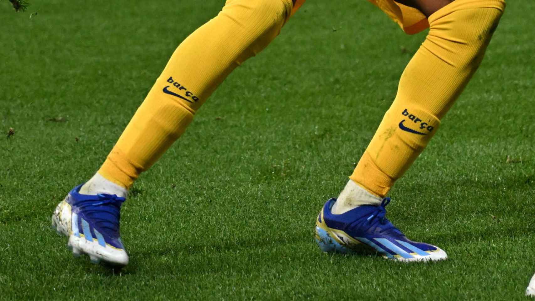 Lamine Yamal con las botas Adidas de Leo Messi en Nápoles