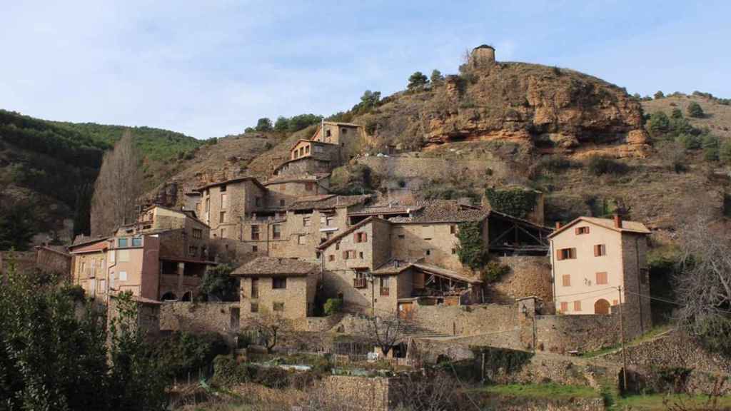 Así es el pueblo de Rivert, situado sobre rocas únicas