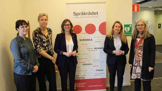 La 'consellera' de Acción Exterior de la Generalitat, Meritxell Serret, con representantes del Ministerio de Cultura sueco