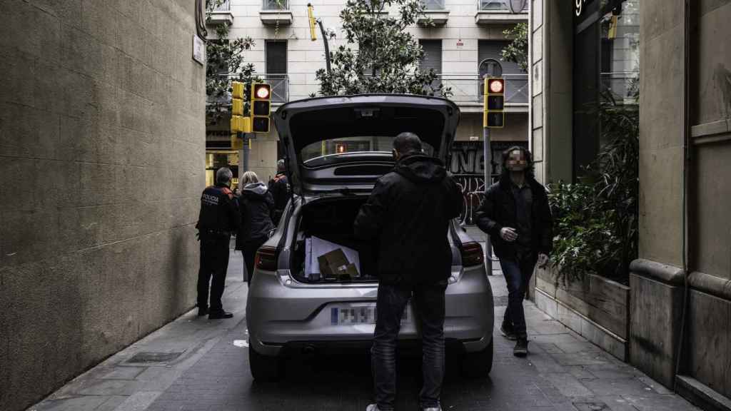 Agentes de los Mossos durante el dispositivo especial de seguridad del Mobile World Congress 2024