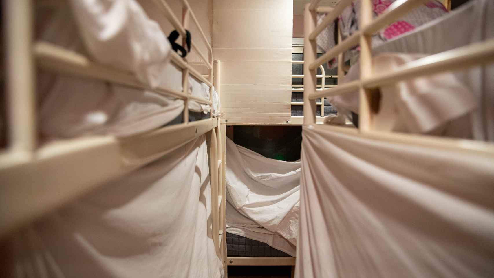 Habitación en la que duermen las mujeres de un conocido prostíbulo de Barcelona