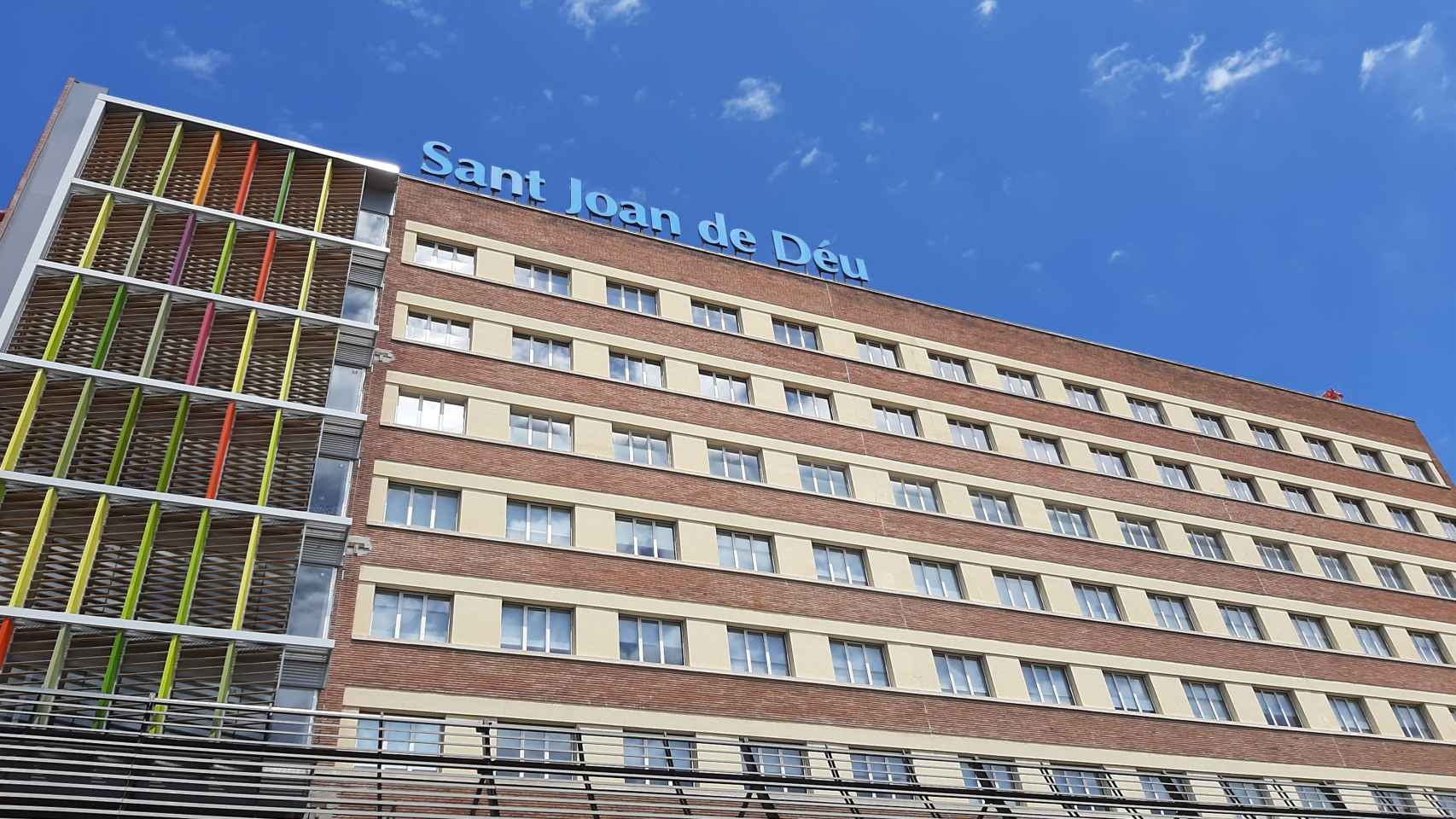 Fachada del Hospital Sant Joan de Déu, en Barcelona