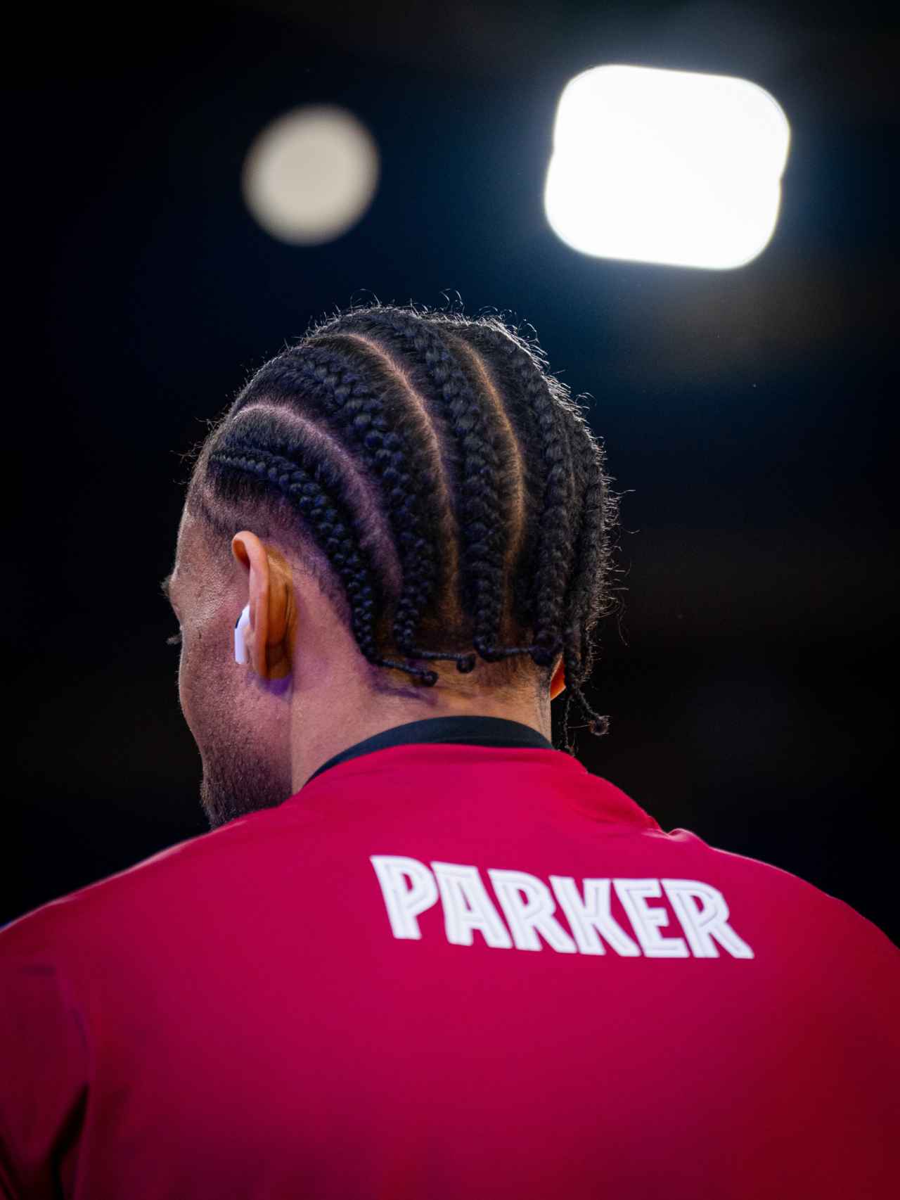 Jabari Parker luce un nuevo 'look' antes de un partido con el Barça de basket