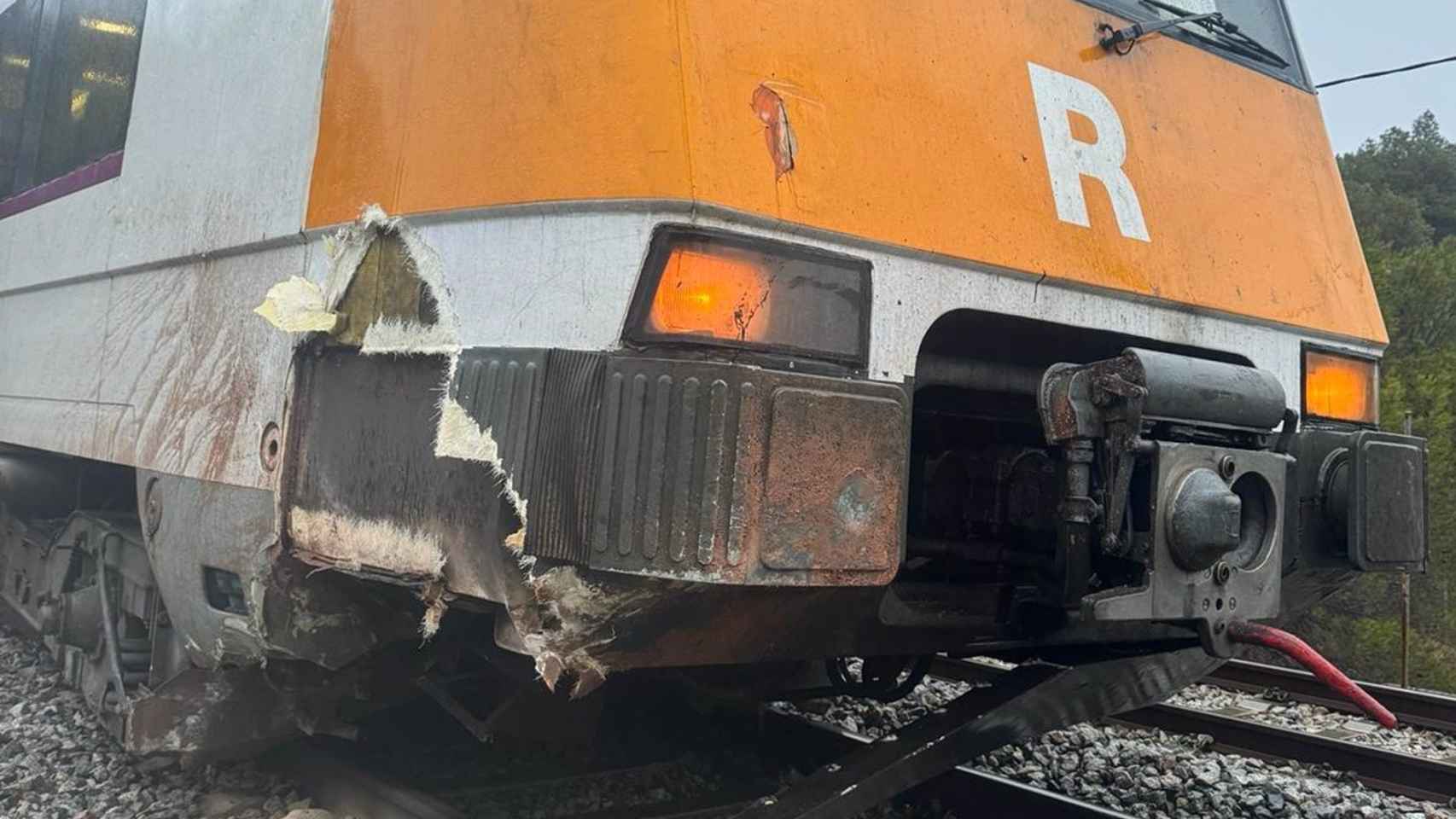 El tren de Rodalies que ha descarrilado este domingo