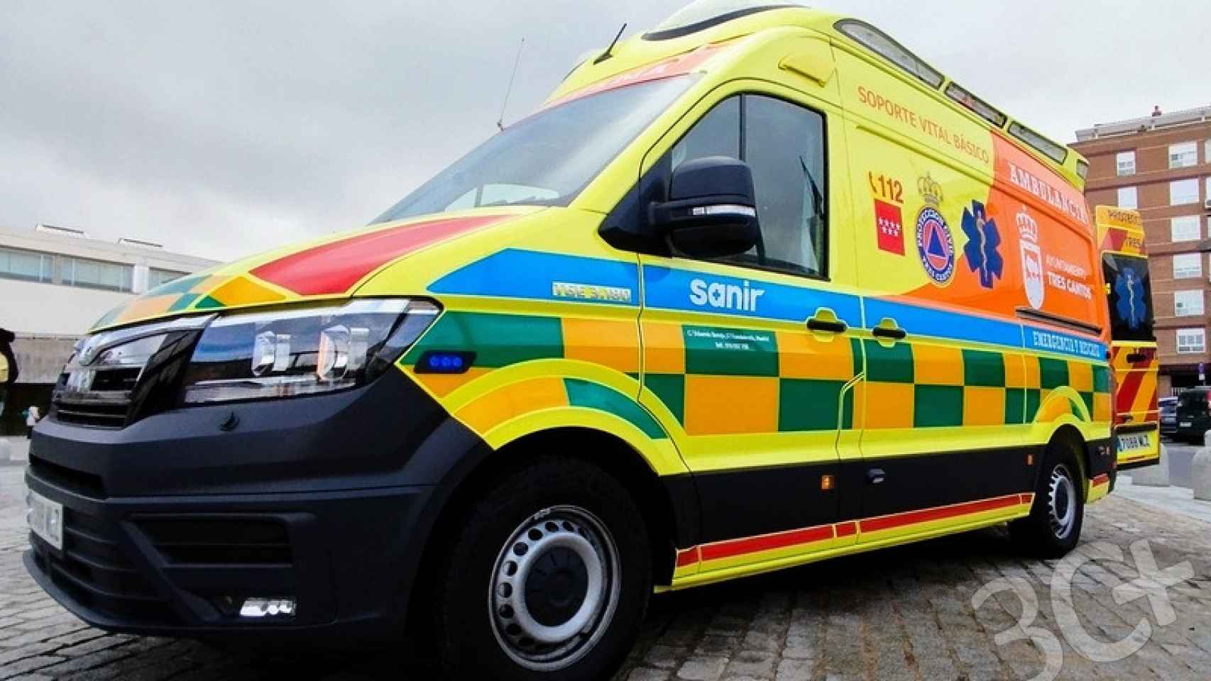 Una ambulancia de Sanir, la marca de transporte de pacientes de Alsa