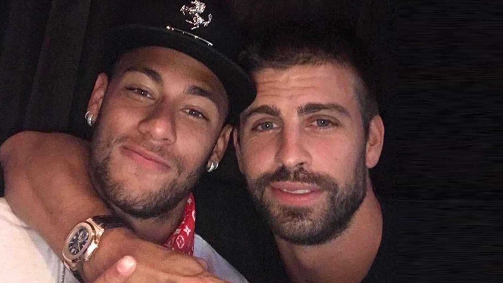 Neymar y Piqué, en la famosa foto que compartió el catalán hace varios años