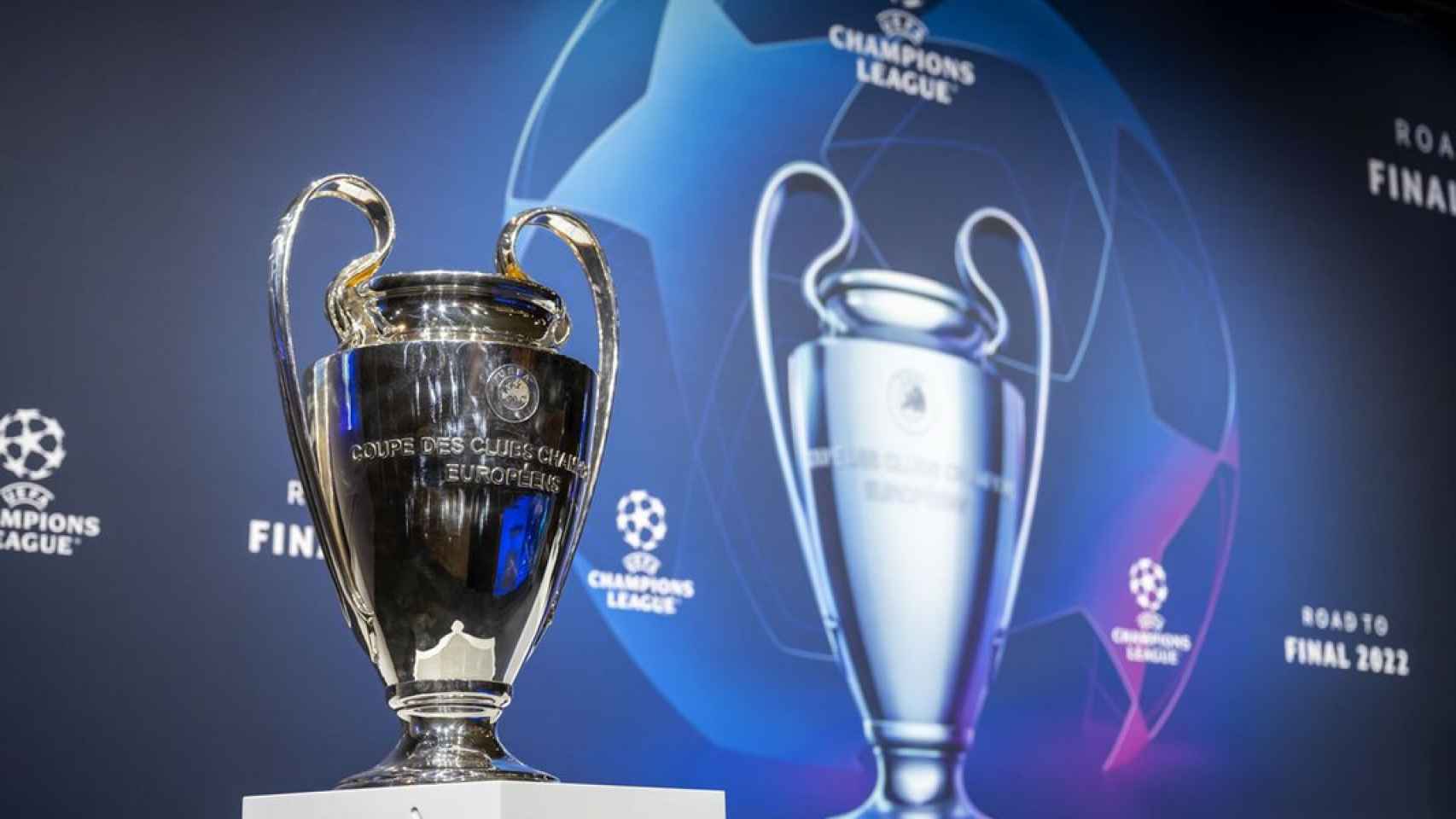 El trofeo de la Champions League antes de la final de 2022