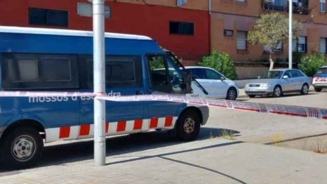 Un furgón de los Mossos durante un dispositivo en el barrio de Campclar (Tarragona)