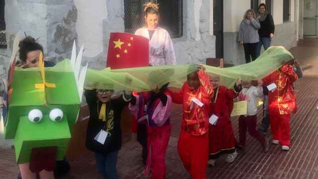 Celebración del año nuevo chino en el colegio Teide de Viladecans