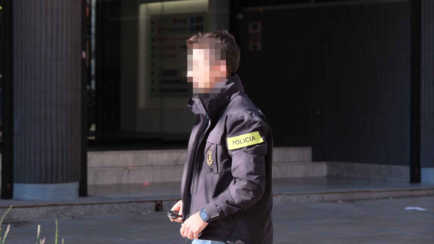 Registro policial de Mossos d'Esquadra en las Ofinas de la Federación Catalana de Fútbol.jpg