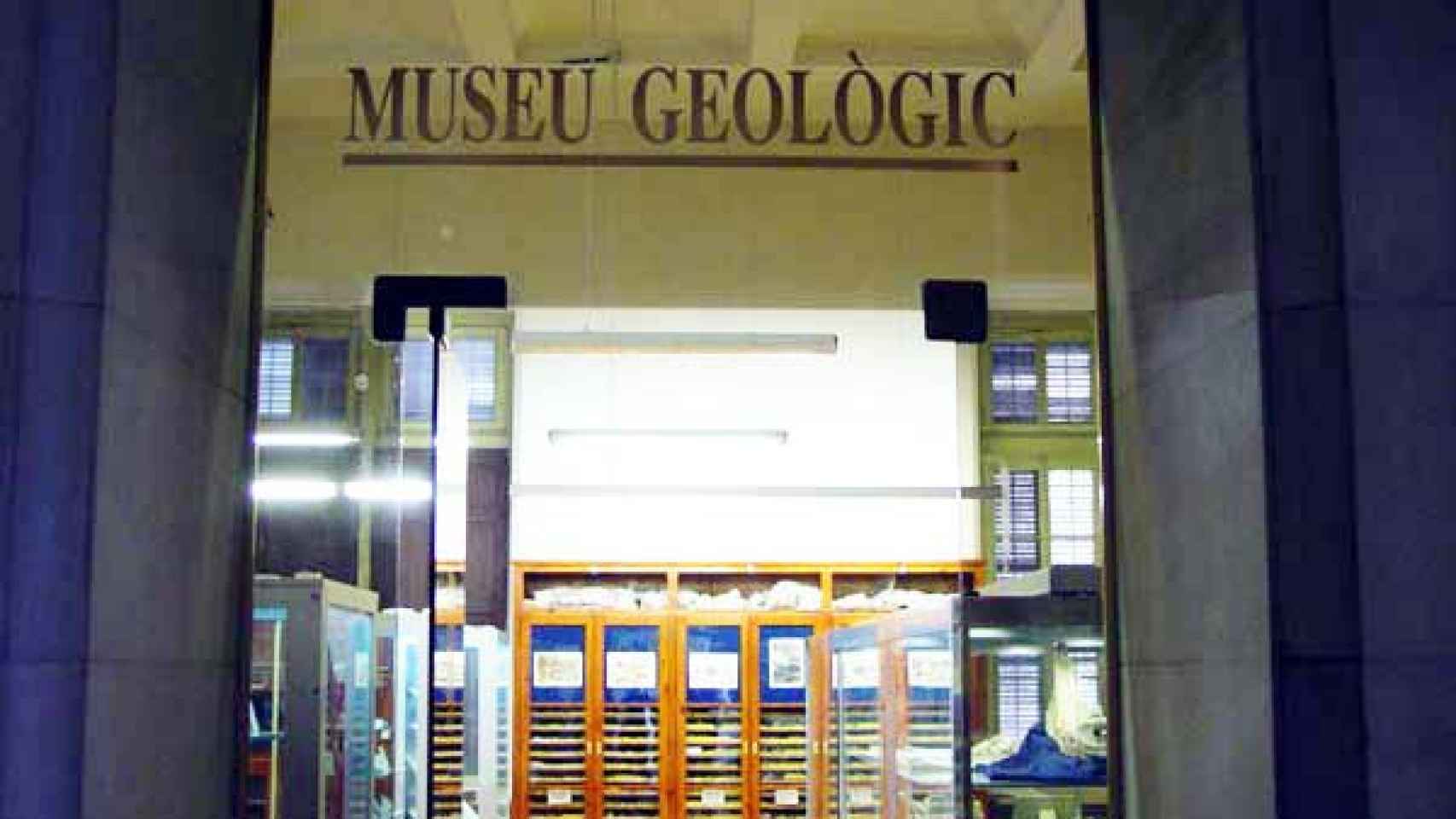 Entrada al Museo Geológico del Seminario de Barcelona