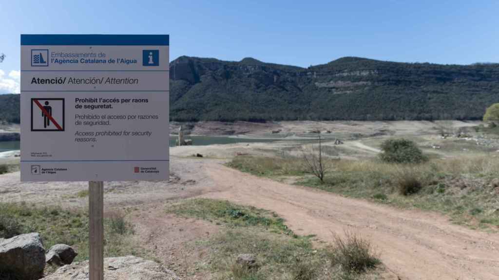 Imágenes de la sequía en el pantano de Sau, a 27 de marzo de 2023