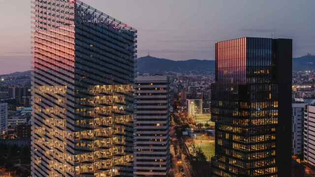 Las dos torres de oficinas de Grupo Puig en la ciudad de Barcelona