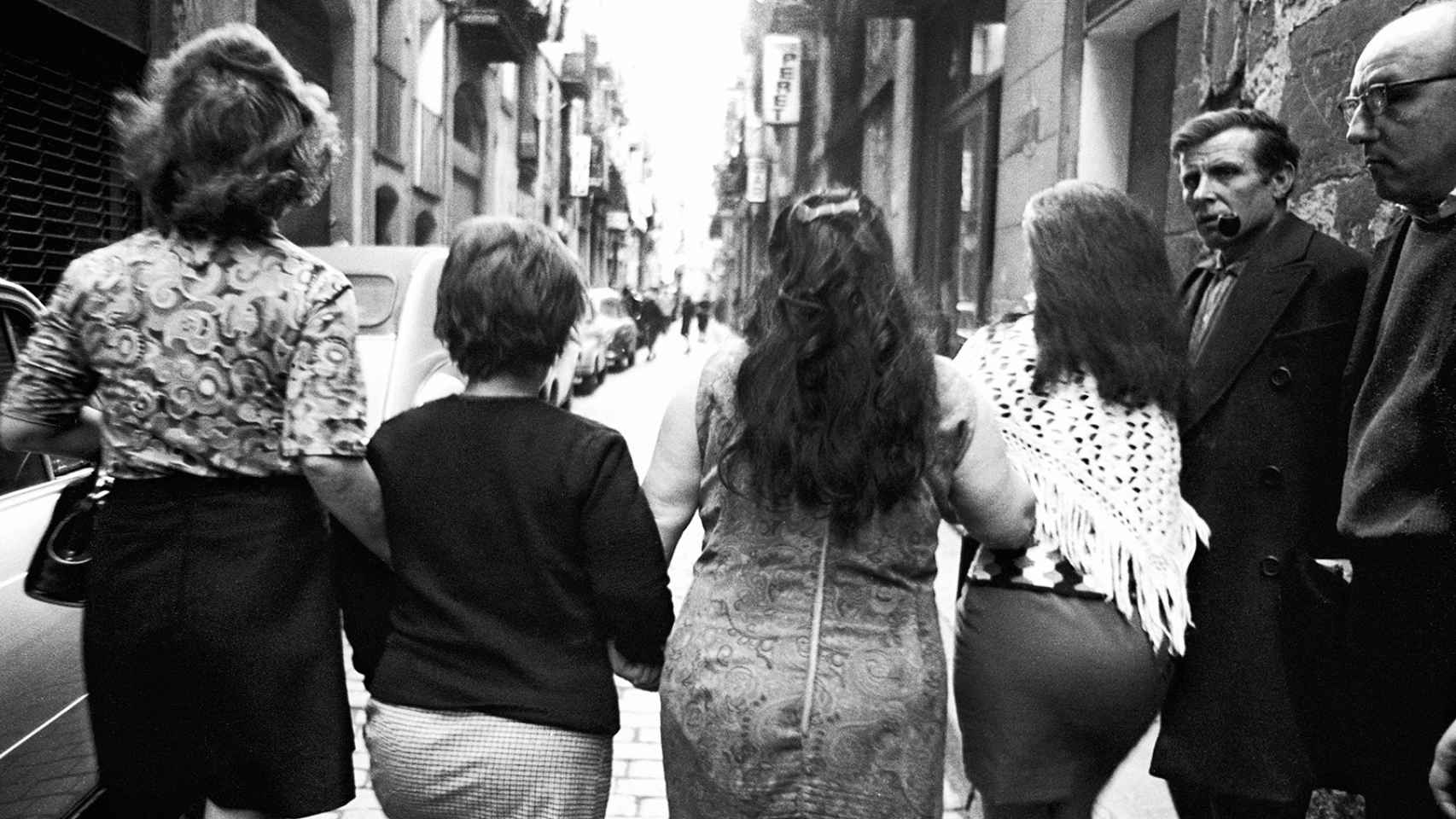 Putas en el Barrio Chino. Barcelona, 1969. De la serie 'Una profesión arriesgada'
