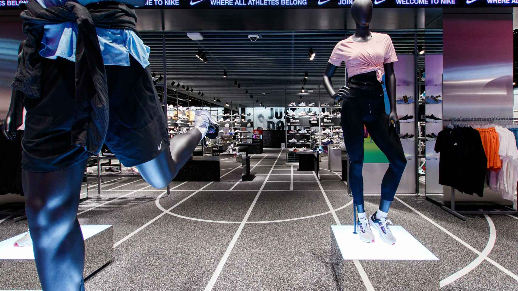 Interior de una tienda Nike