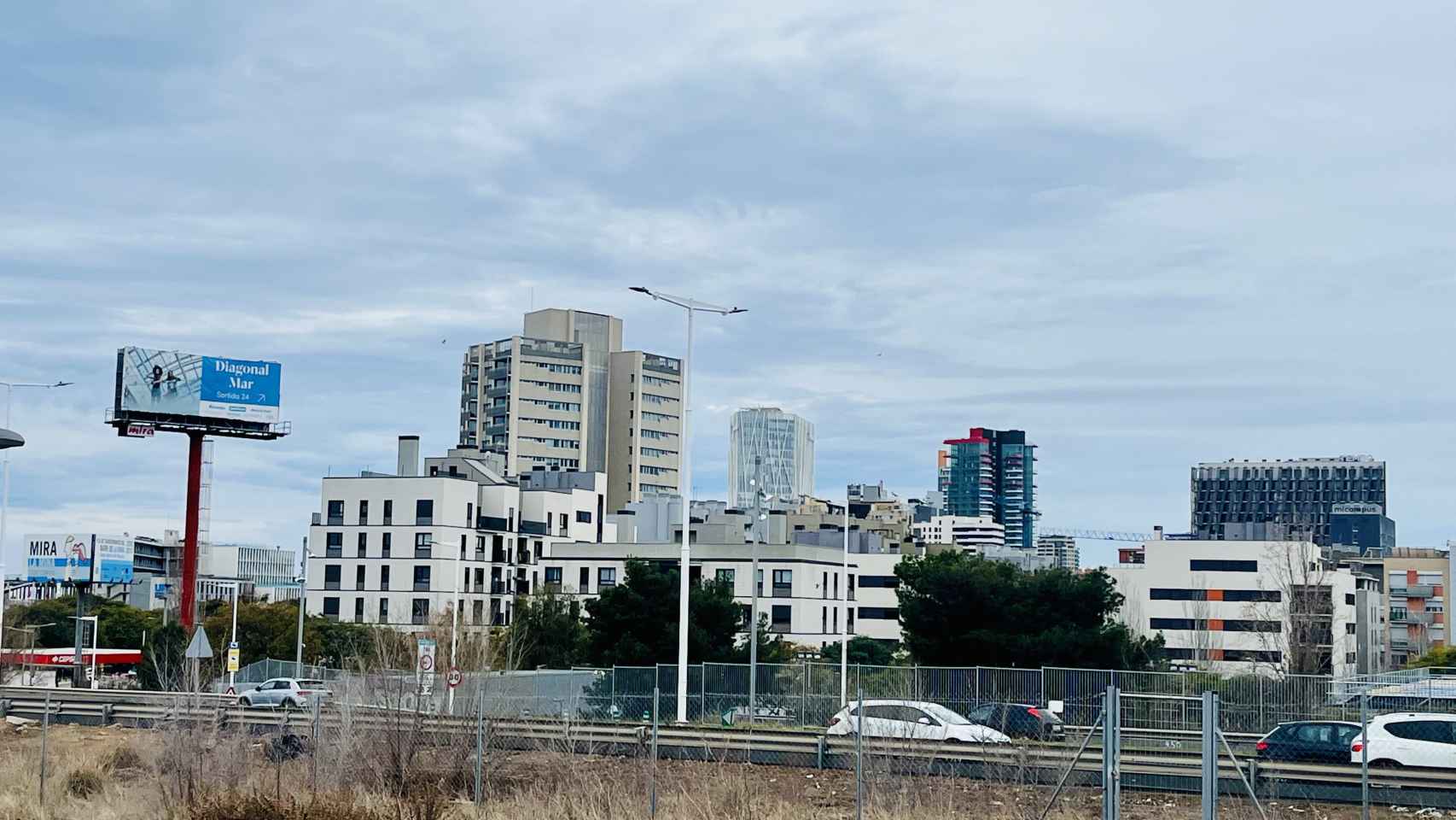 El 'skyline' de La Mina Nova con el hotel Tembo a la derecha