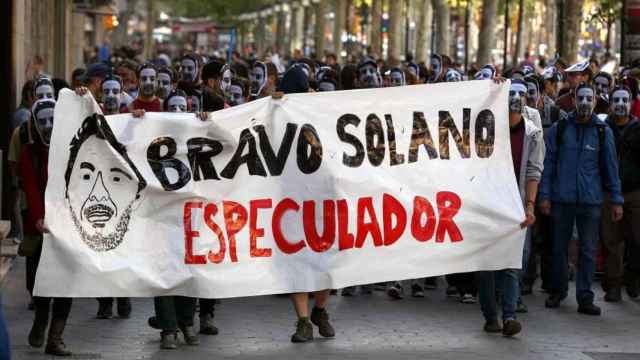 Manifestación contra Manuel Bravo, dueño del local del Banc Expropiat, en 2016