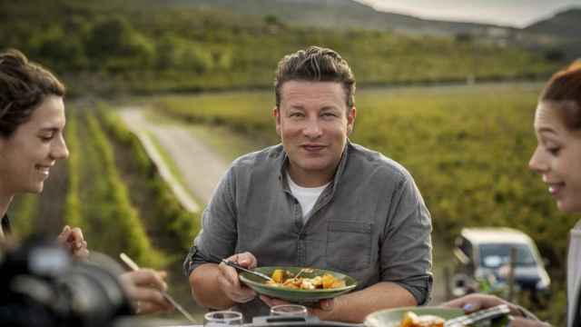Esta es la receta de pescado popular en Cataluña que cautivó a Jamie Oliver