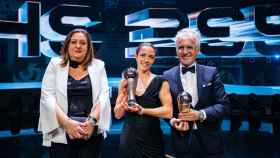 Elena Fort, Aitana Bonmatí y Xavier Puig, en la gala de los premios The Best