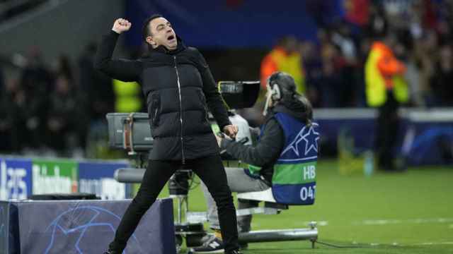 Xavi celebra un gol del Barça