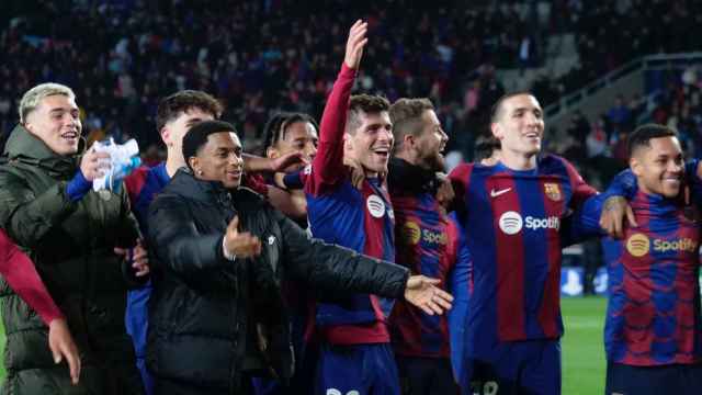 El Barça festeja la clasificación a los cuartos de final de la Champions