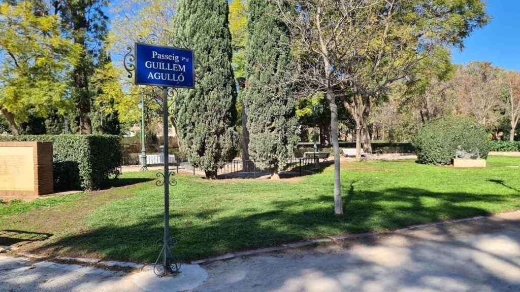 Paseo dedicado a Guillem Agulló en los Jardines de Viveros