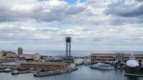 Puerto de Barcelona, con nubes de evolución diurna