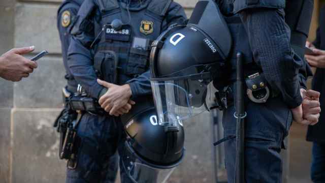 Agentes de la Brigada Móvil de los Mossos d'Esquadra en un dispositivo de orden público en Barcelona