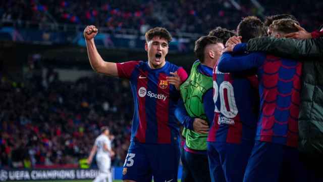 La euforia de Pau Cubarsí en la victoria del Barça en la Champions League