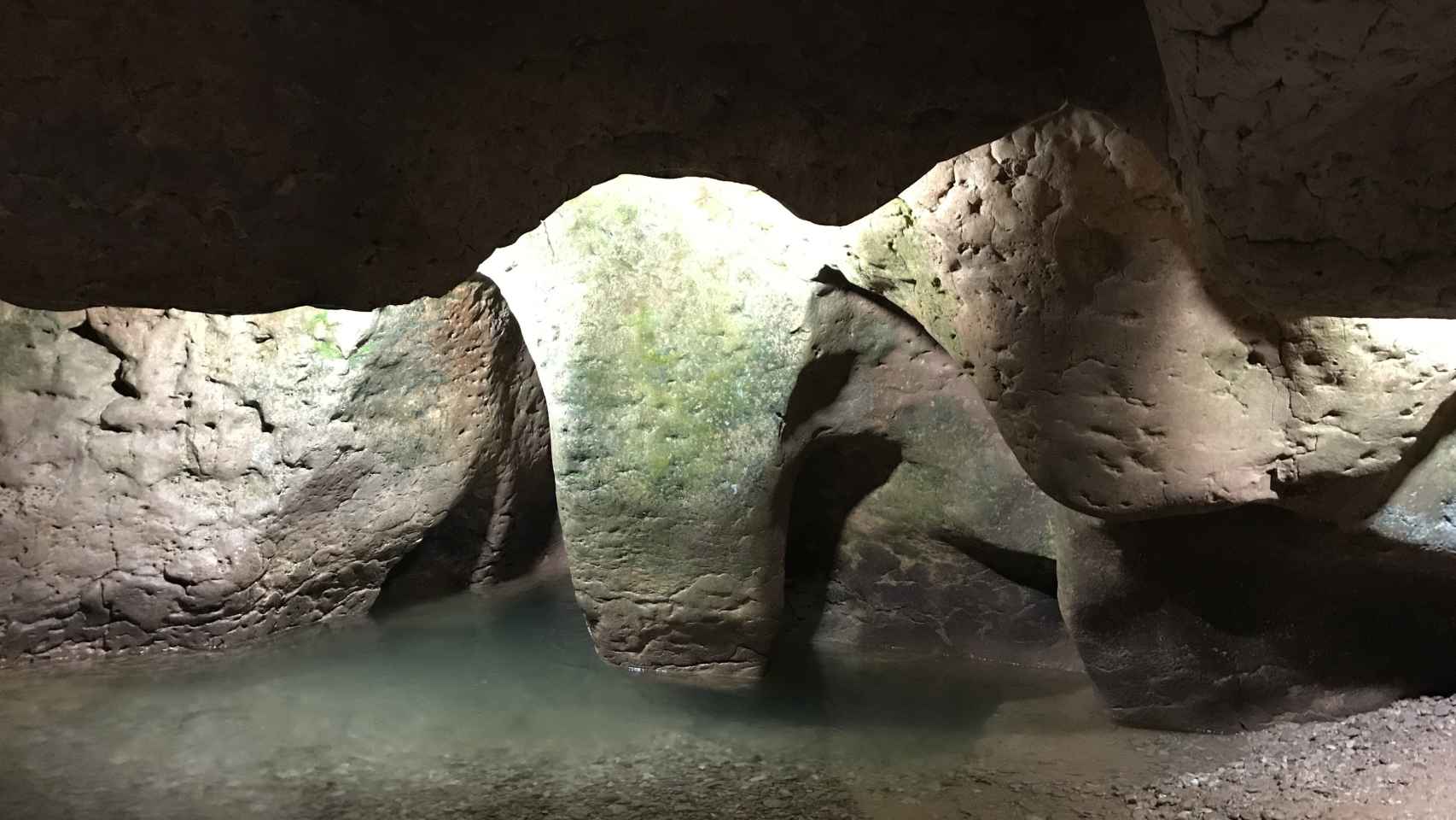 Cuevas del Toll