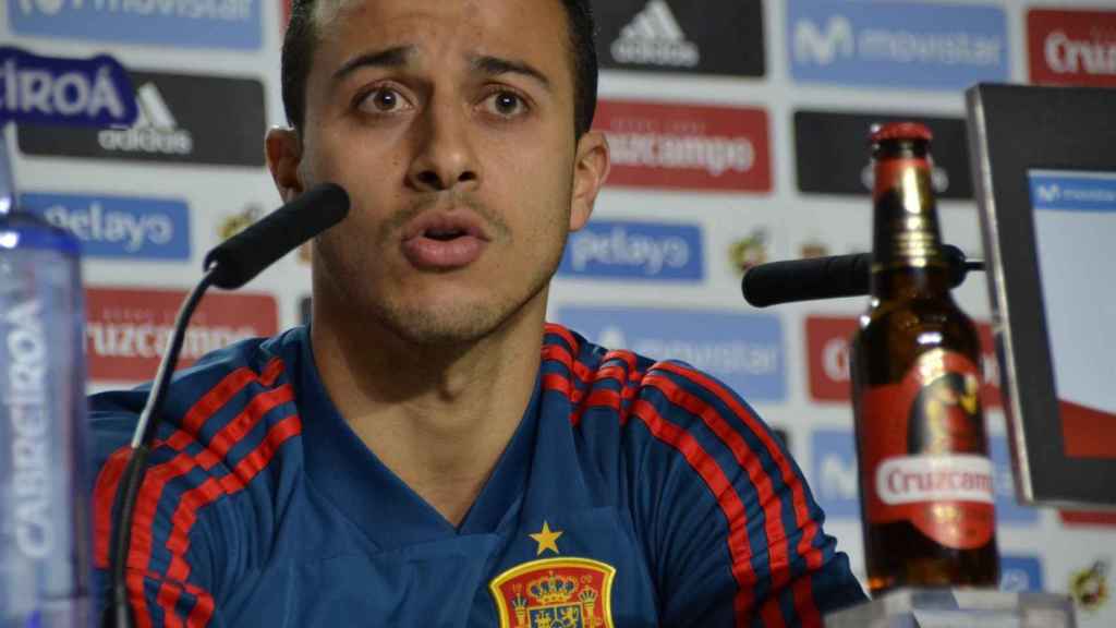 Thiago Alcántara en una rueda de prensa de la selección española, en 2018