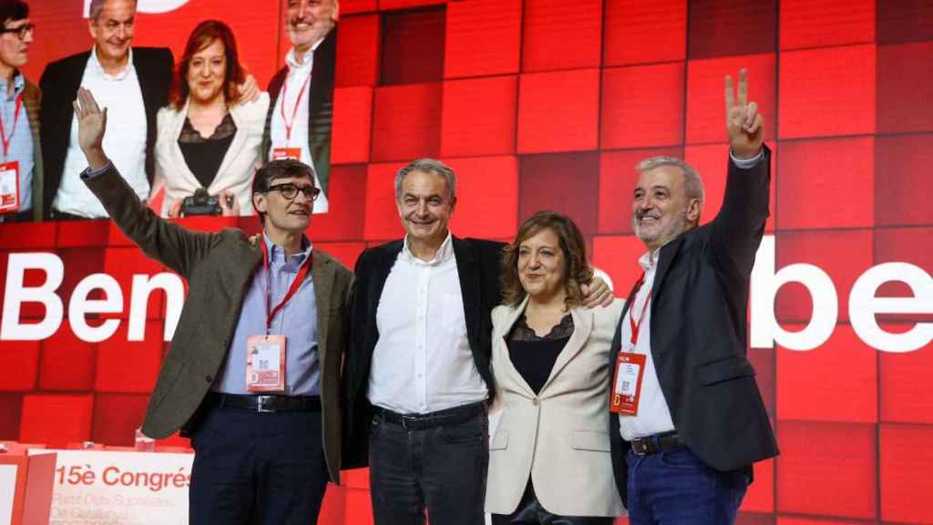 El líder del PSC, Salvador Illa, el alcalde de Barcelona, Jaume Collboni, el expresidente del Gobierno, José Luis Rodríguez Zapatero y la presidenta del grupo de Alianza Progresista de Socialistas y Demócratas, Iratxe García