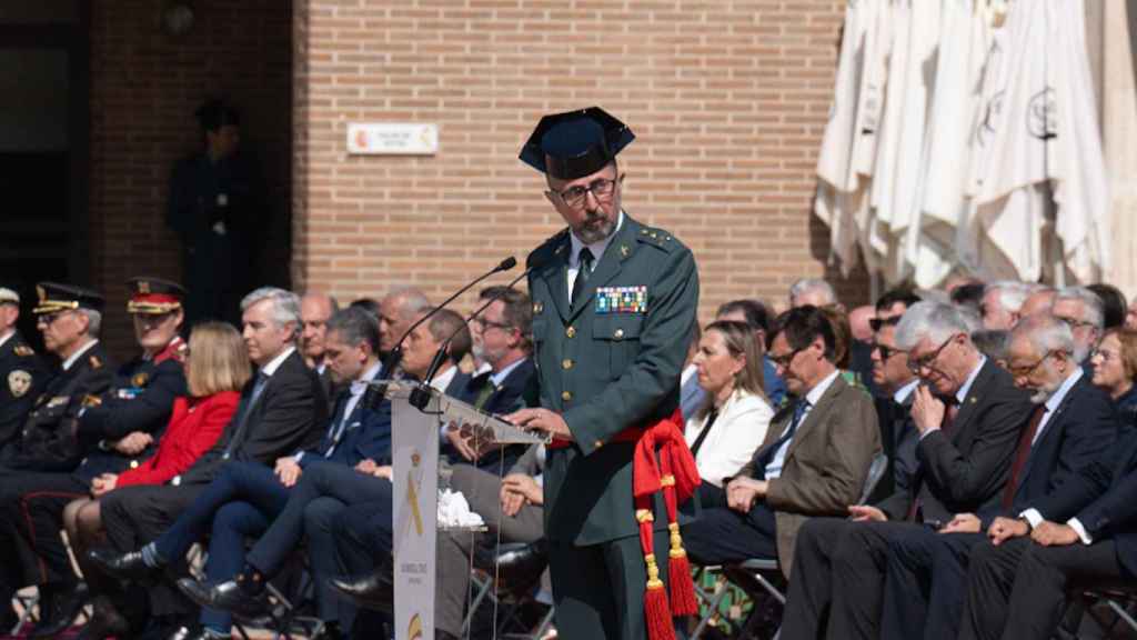 El nuevo jefe de la Guardia Civil en Cataluña, el general de brigada Pedro Antonio Pizarro, jurando su cargo