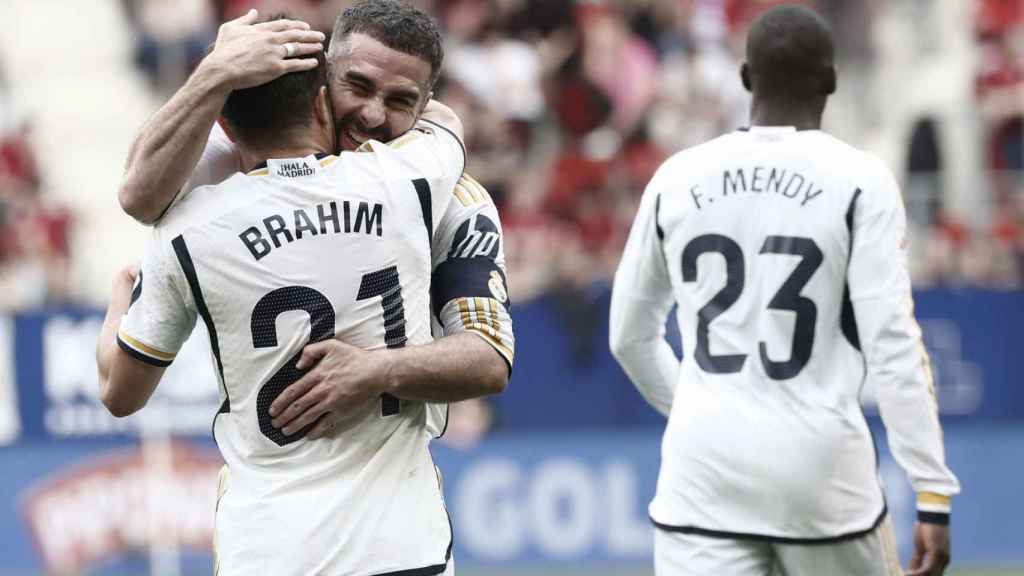 Los jugadores del Real Madrid celebran el gol de Brahim a Osasuna