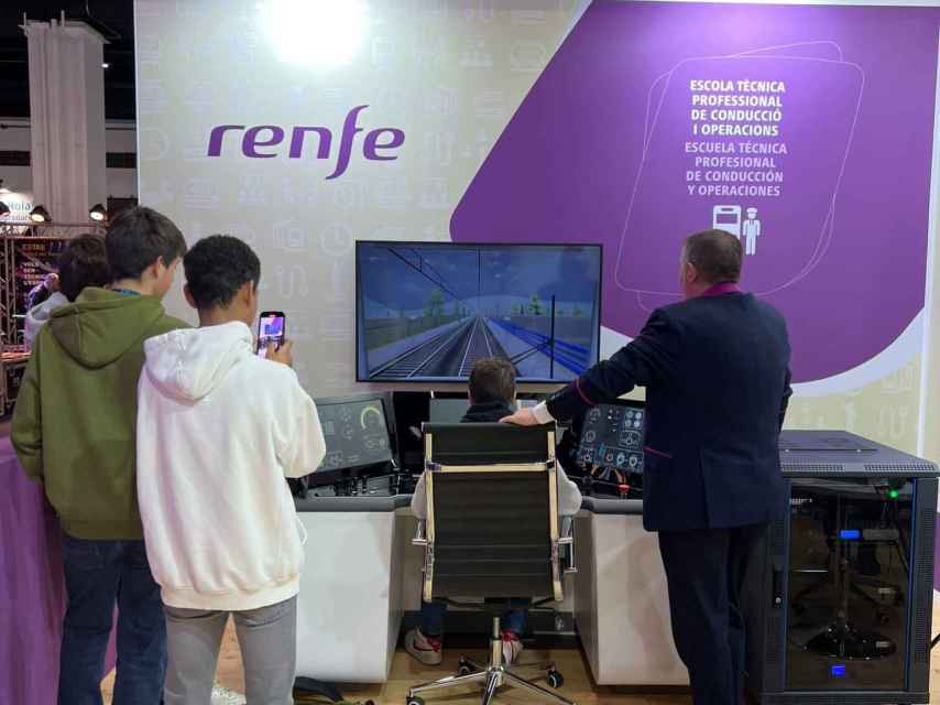 El estand de Renfe en el Salón de la Enseñanza