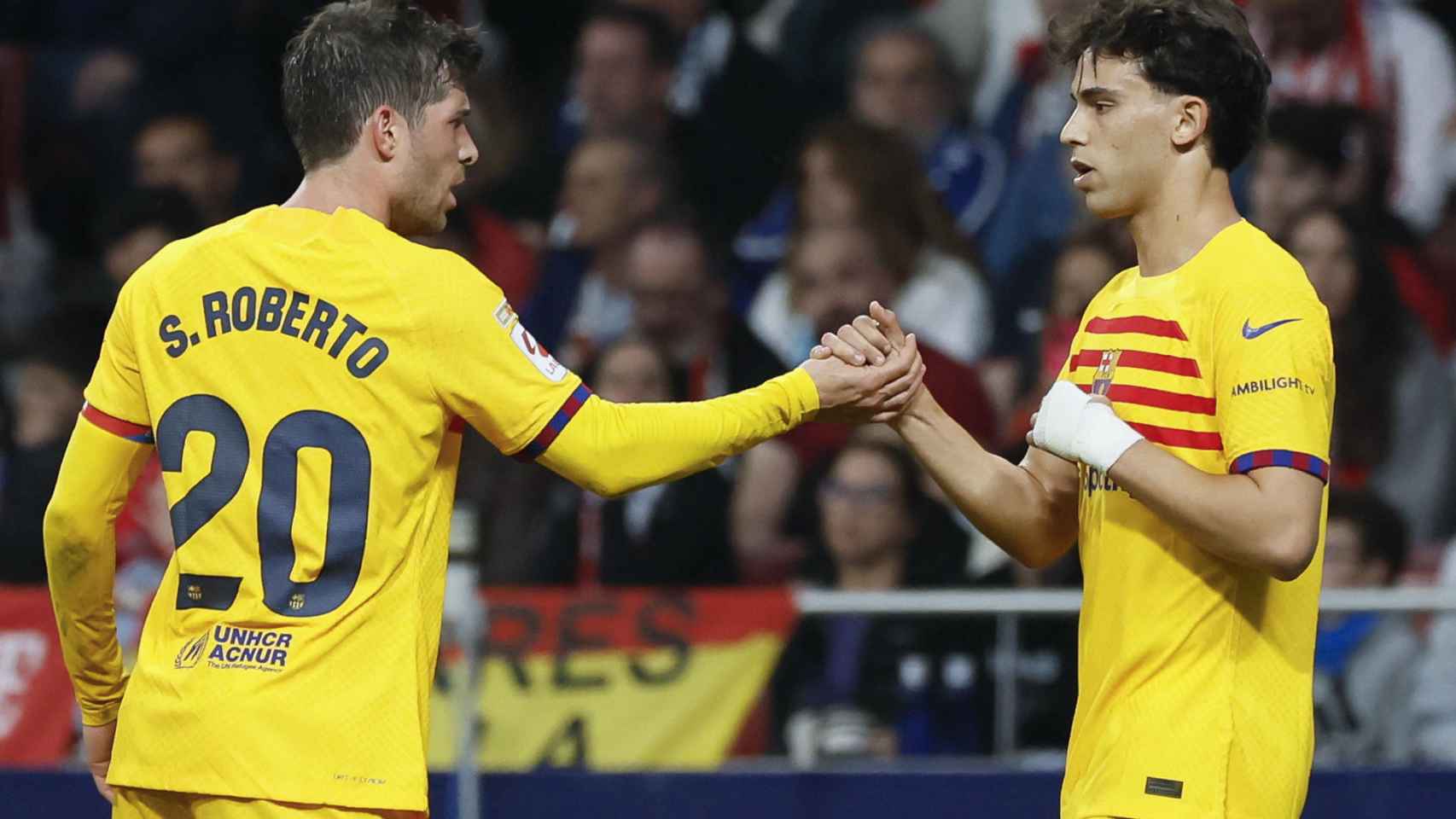 Sergi Roberto felicita a Joao Félix tras marcar el primer gol del Barça al Atlético