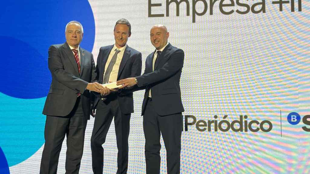 Pere Navarro entrega el Premio Industria 4.0 a PICVISA