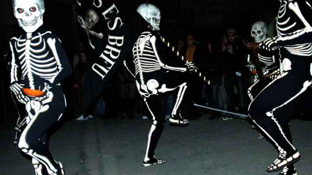 Esqueletos en la Danza de la Muerte