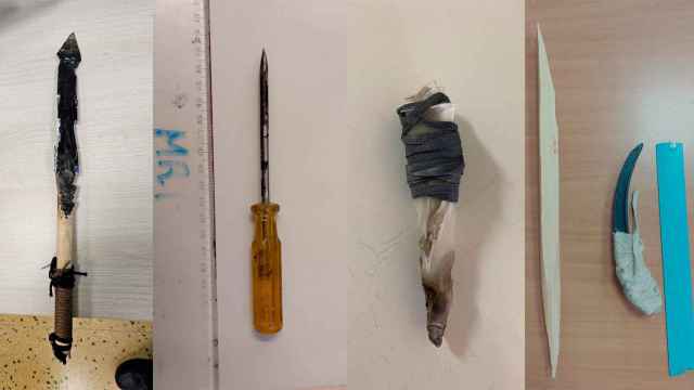 Algunas de las armas incautadas por los funcionarios en las prisiones catalanas